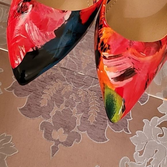 JustFab Dina Floral Print Heels - Picture 5 of 15